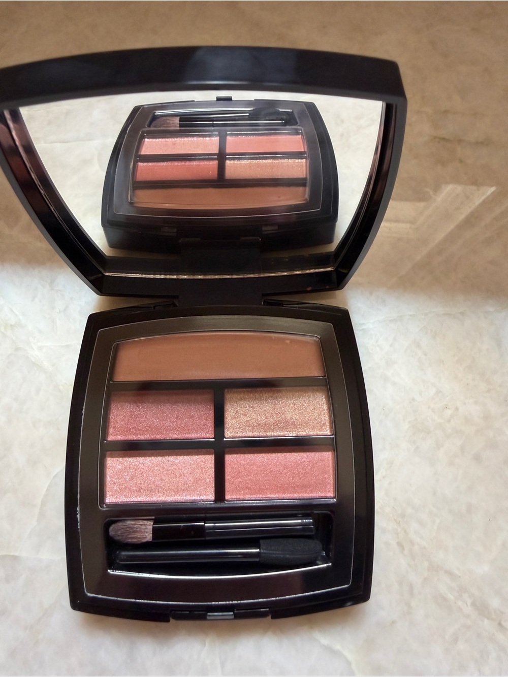 CHANEL Les Beiges Healthy Glow Natural Eyeshadow Palette in Tender
